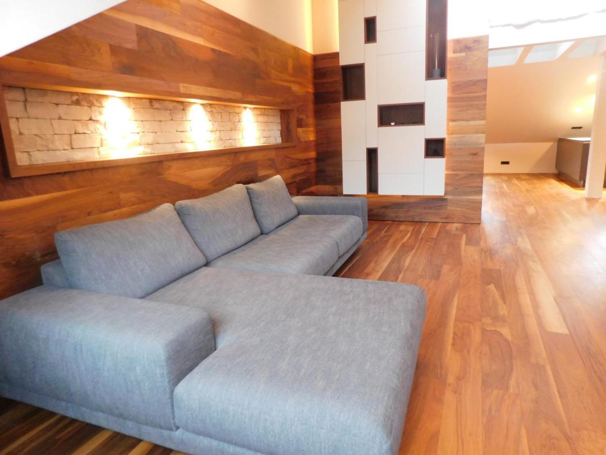 Wolfova Apartment Ljubljana Bagian luar foto