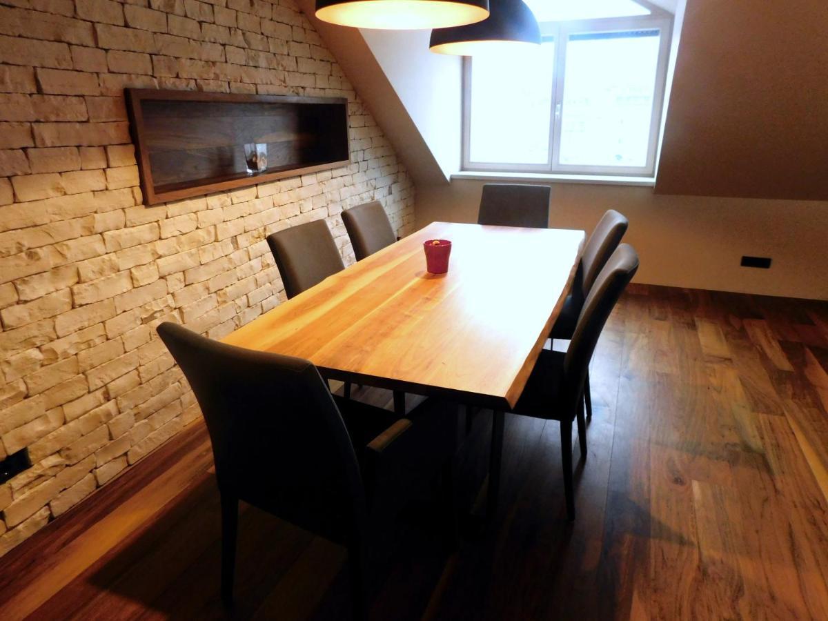 Wolfova Apartment Ljubljana Bagian luar foto