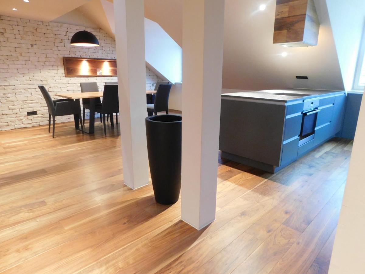 Wolfova Apartment Ljubljana Bagian luar foto